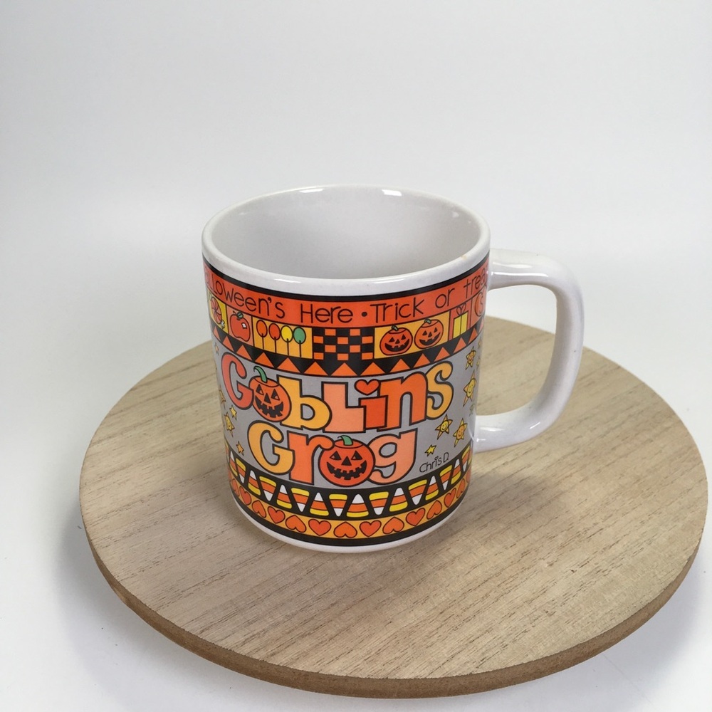 Vintage Love N Stuff Halloween Mugs Set of 4 - Picture 2 of 10